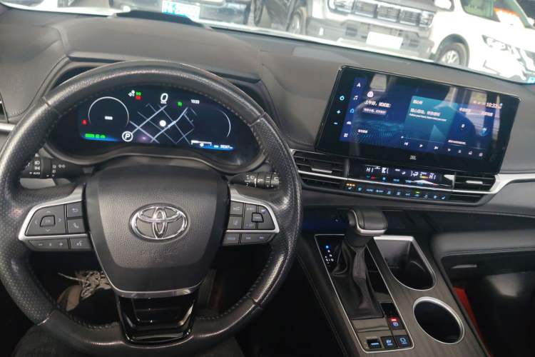 Used Toyota Sienna 2021 2.5L Hybrid Platinum Edition