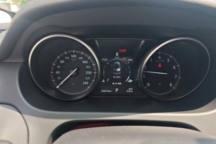 Used Land Rover Discovery Sport 2019 240 PS PURE Edition China VI Standard Instrument Cluster