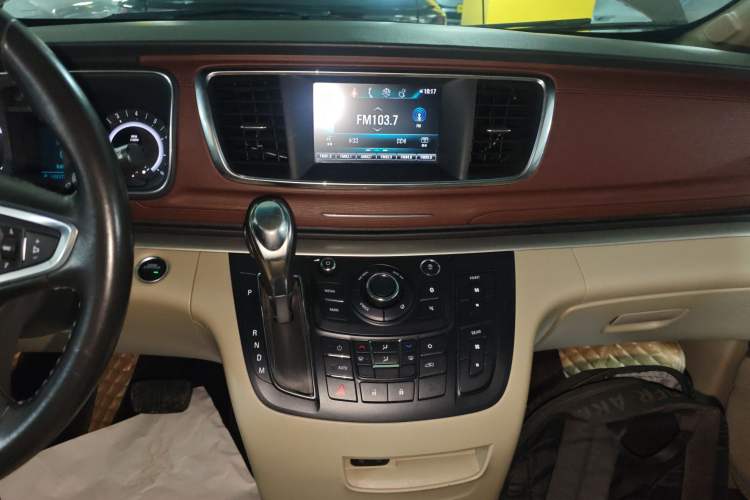 Used Buick GL8 2018 28T Luxury Model China VI Standard
