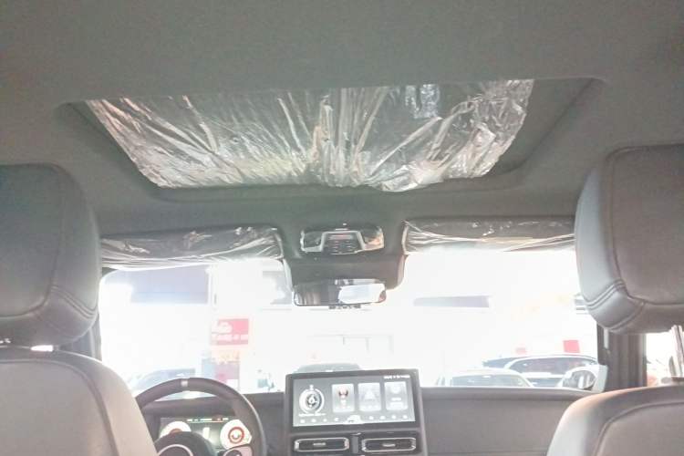 Used 212 T01 2024 2.0T Explorer