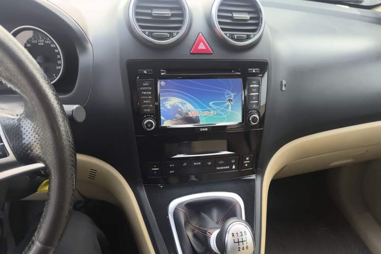 Used Haval H6 2014 Upgraded Model 2.0T Diesel Manual Two-Wheel Drive Elite Version