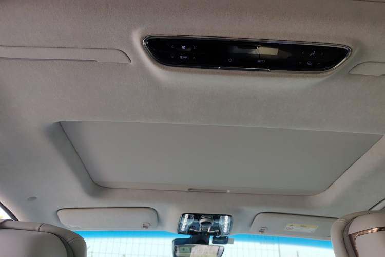 Used Buick Century 2023 2.0T Six-Seater Yinshi Edition