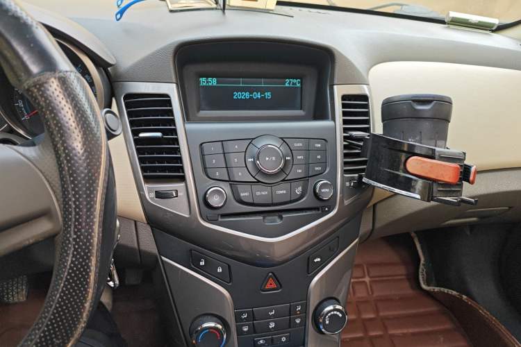 Used Chevrolet Cruze 2015 1.5L Classic SE MT Audio And AC Panel