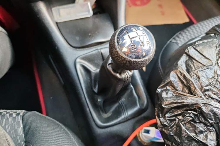 Used Peugeot 207 2011 Hatchback 1.4L Manual Yule Edition Gear Lever