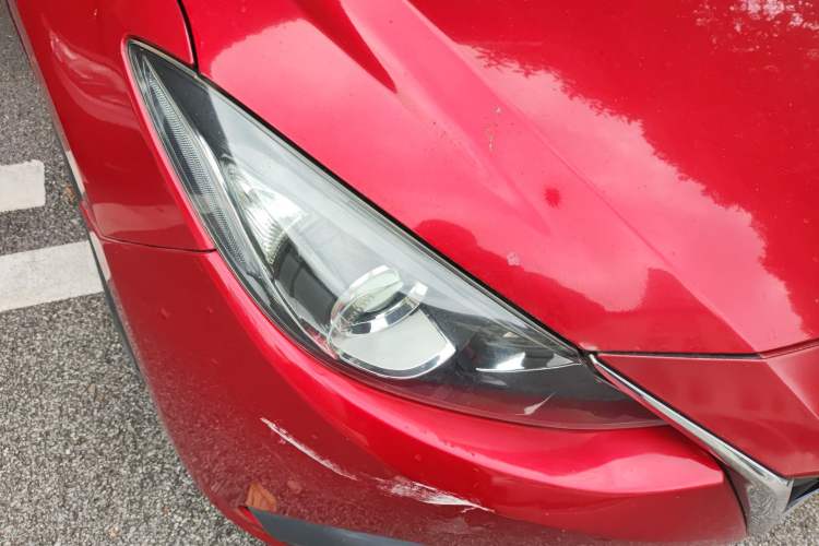 Used Mazda 3 Axela 2014 Sedan 1.5L Manual Comfort Model