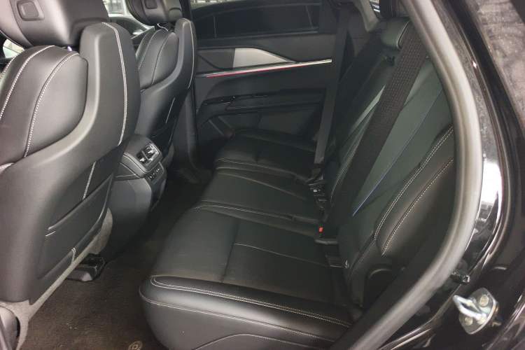 Used Cadillac XT5 2026 Model 2.0T Luxury Edition Left Rear Seat