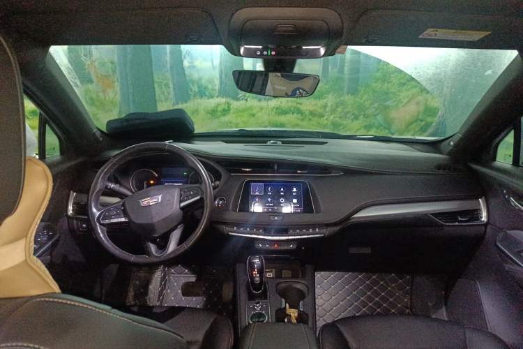 Used Cadillac XT4 2020 28T Two-Wheel-Drive Leading Version
