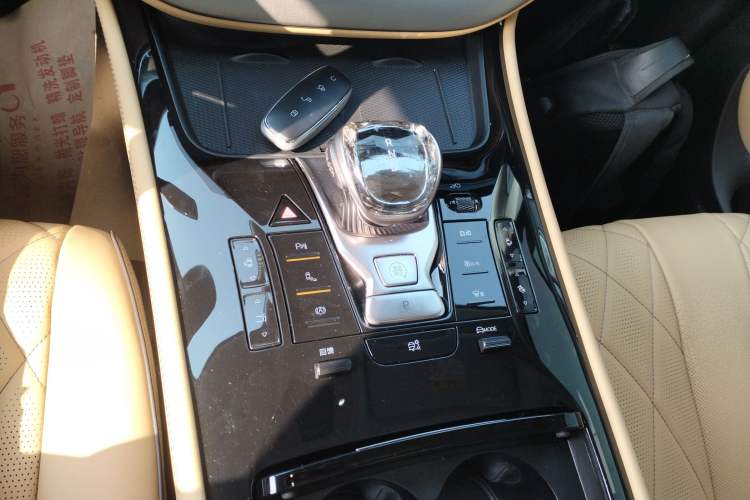 Used Denza D9 2024 EV 620 Premium Model Gear Lever