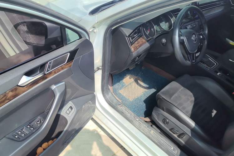 Used Volkswagen Magotan 2018 330TSI DSG Luxury Model Driver Seat