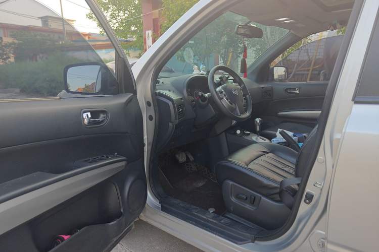 Used Dongfeng Fengdu MX6 2015 2.0L CVT 4x4 Dream Edition
