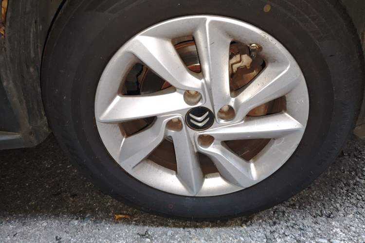 Used Citroen C3-XR 2015 1.6L Automatic Fashion Model Right Front Wheel Hub