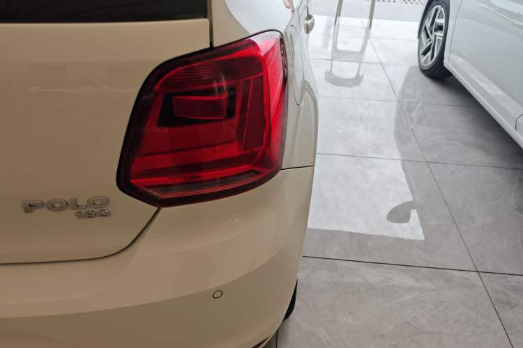 Used Volkswagen Polo 2016 1.6L Automatic Comfort Model Right Rear Taillight