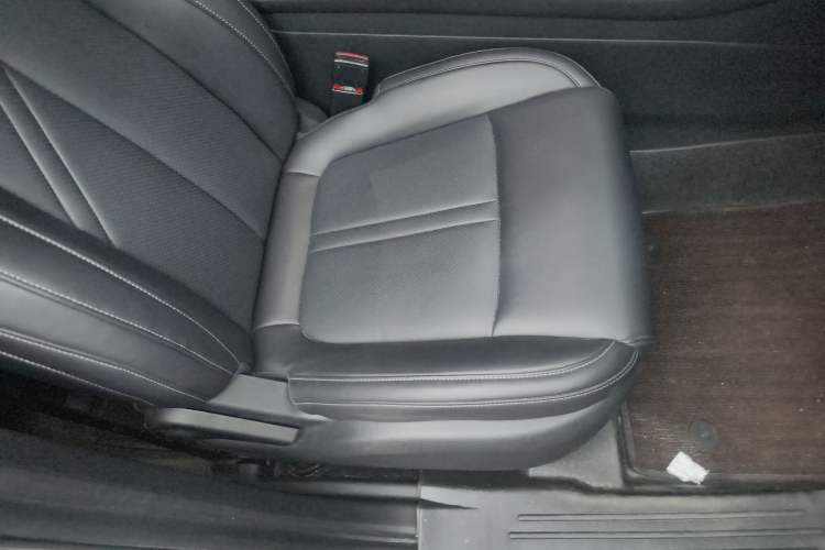 Used Landian E5 2024 Honor Edition 100KM Premium Model 7 Seats
