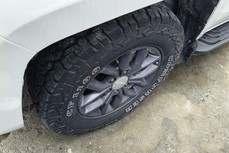 Used JMC Yuhu 7 2022 2.0T Automatic Diesel 4x4 Comfort Edition Standard Wheelbase Left Front Wheel Hub