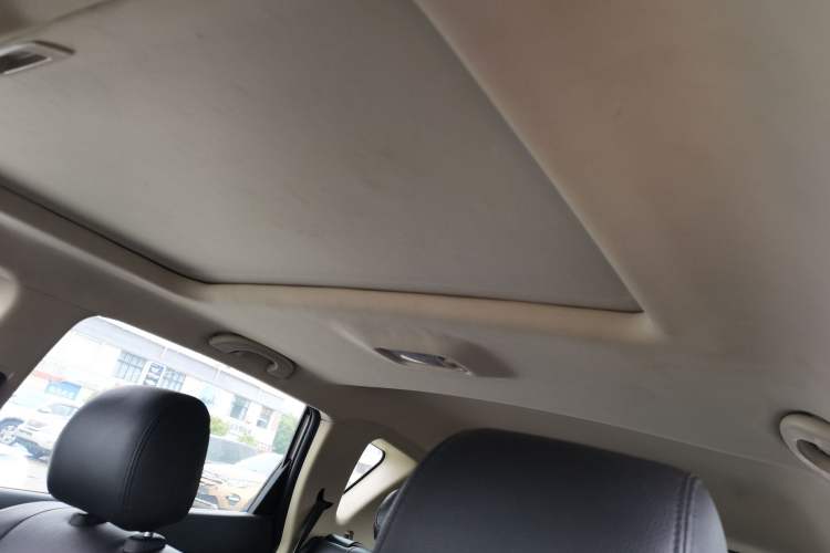 Used Dongfeng Aeolus AX7 2015 2.0L Automatic Zhiyi Trim
