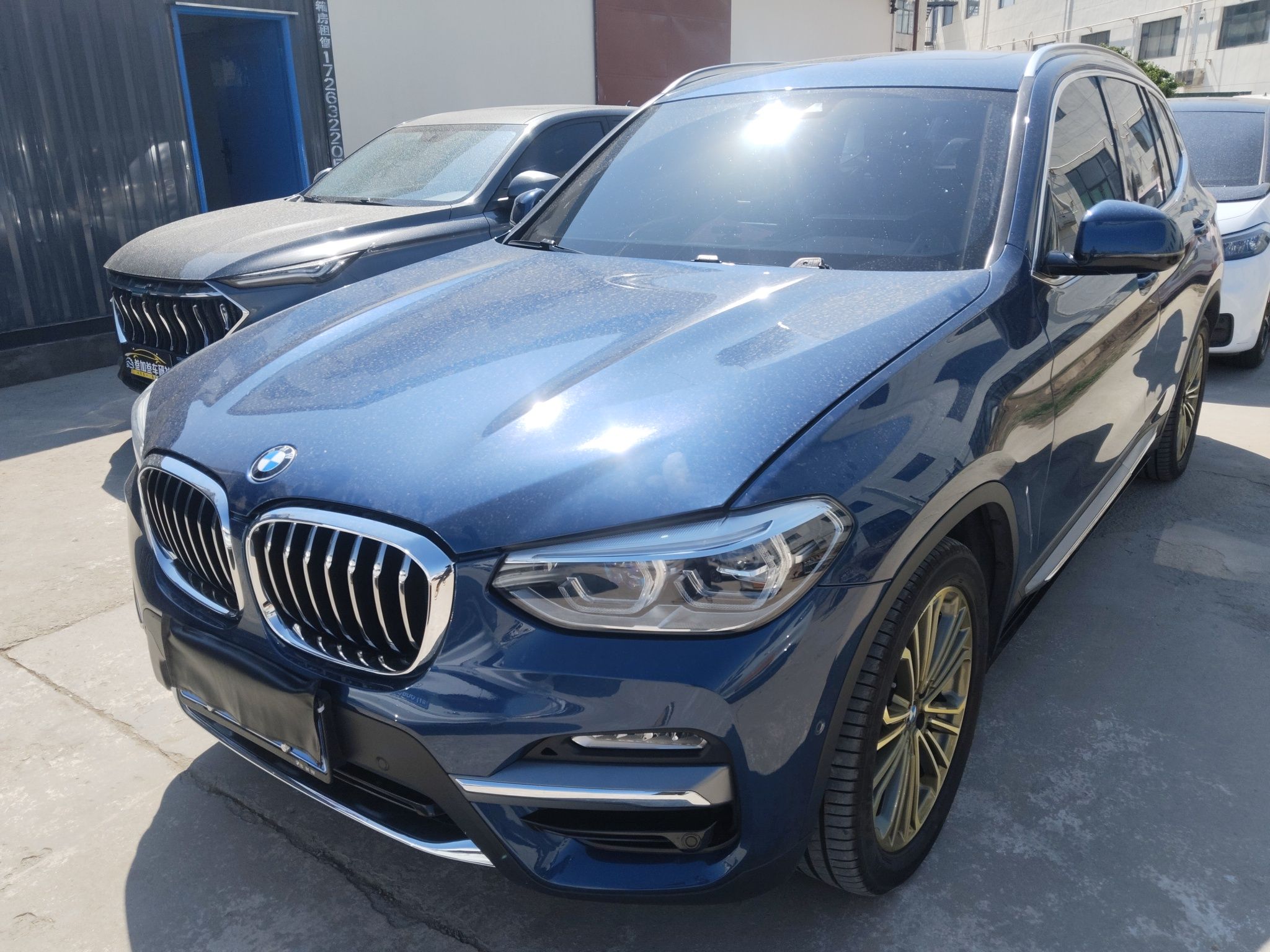 Под передней частью автомобиля