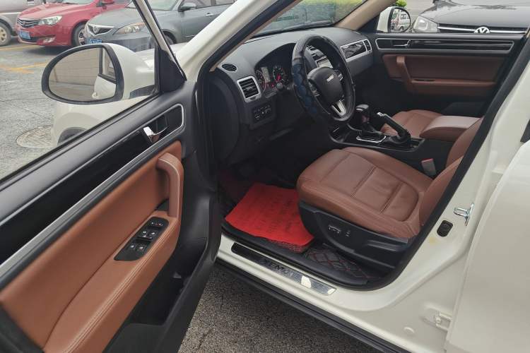 Used Yema T70 2015 Revised 1.8T CVT Elegant Version
