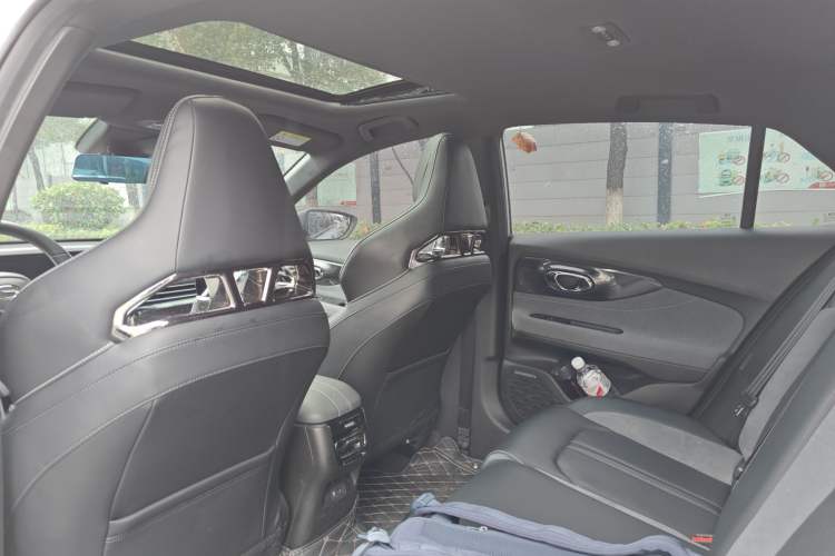 Used GAC Trumpchi EMPOW 2023 400T Automatic R PRO Headliner