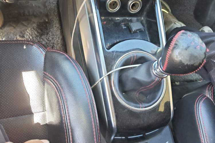 Used Zotye Domy X5 2015 1.5T Manual Luxury Version China IV Standard Gear Lever