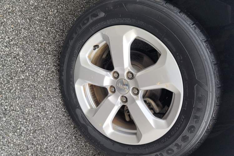 Used Jeep Compass 2017 200T Automatic Family Edition Right Rear Wheel Hub