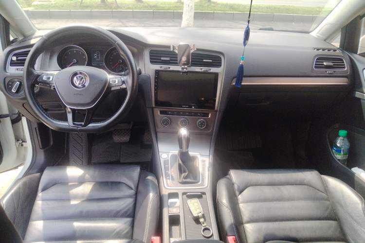 Used Volkswagen Golf 2014 1.4TSI Automatic Luxury Model Center Console