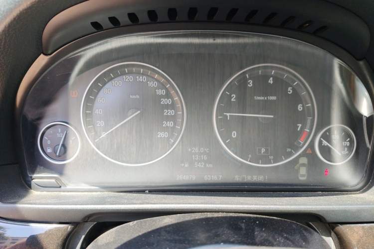 Used BMW 5 Series 2013 525Li Luxury Model
