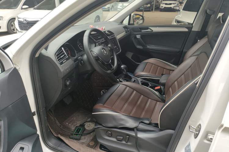 Used Volkswagen Tiguan L 2019 330TSI Automatic Two-Wheel Drive Smart Luxury Version China V Emission Standard
