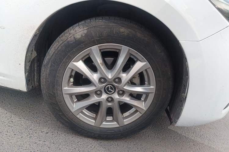 Used Mazda 3 Axela 2017 Sedan 1.5L Automatic Comfort Model Emission Standard China V Right Front Wheel Hub