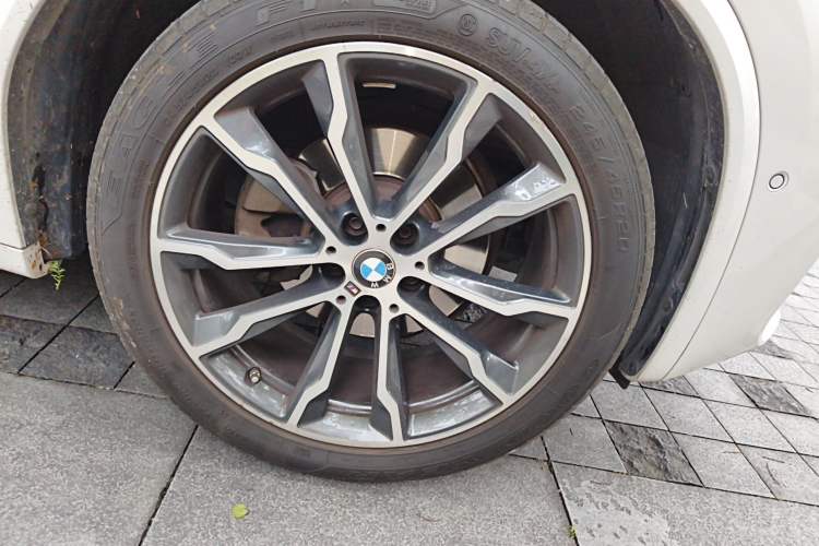 Used BMW X3 2020 xDrive30i Luxury Model with M Sport Package Right Front Wheel Hub