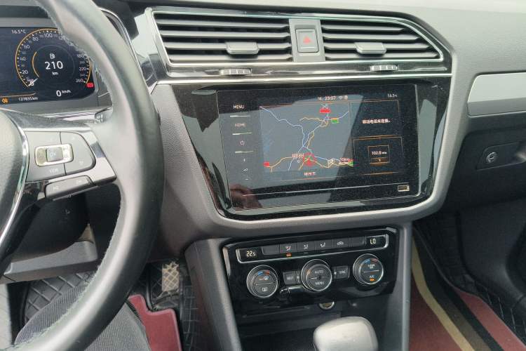 Used Volkswagen Tiguan L 2021 330TSI Automatic Two-Wheel Drive Smart Edition Audio And AC Panel