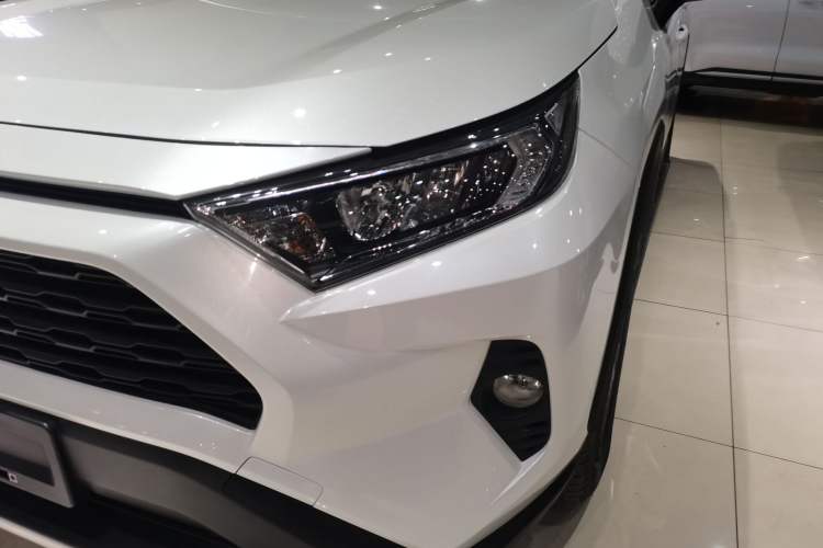 Used Toyota RAV4 2022 2.0L CVT Two-Wheel Drive Fashion Plus Edition
