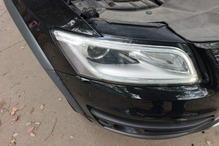 Used Audi Q5 2017 Plus 40 TFSI Comfort Model Right Front Headlight