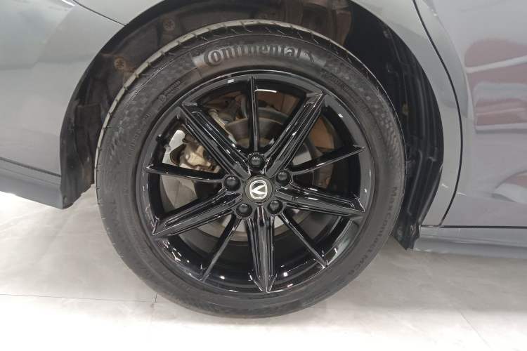 Used Changan UNI-V 2022 1.5T Prestige Version
