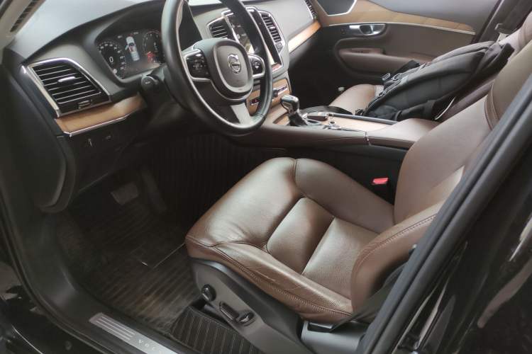 Used Volvo XC90 2020 Facelifted T6 Zhiyi Luxury 7-Seater
