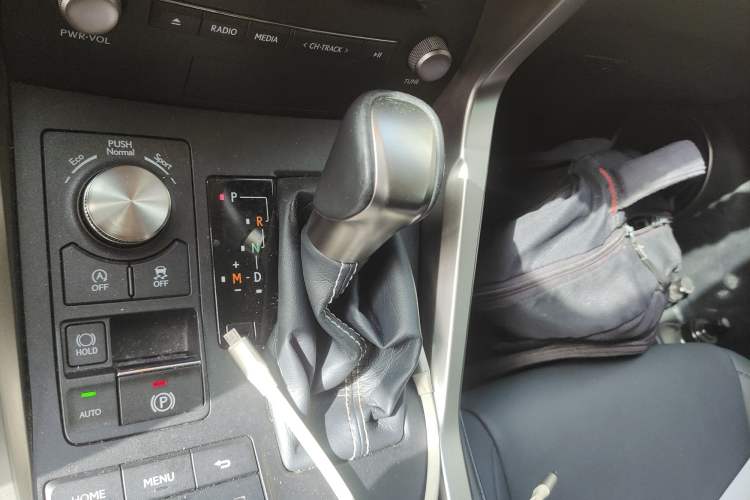 Used Lexus NX 2020 200 Front-Wheel Drive Vmotion Edition China VI Standard