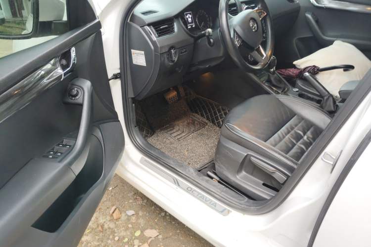 Used Skoda Octavia 2017 1.6L Automatic Smart Drive Edition
