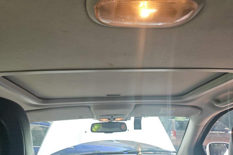 Used Jeep Compass 2013 2.0L two-wheel drive luxury version Headliner