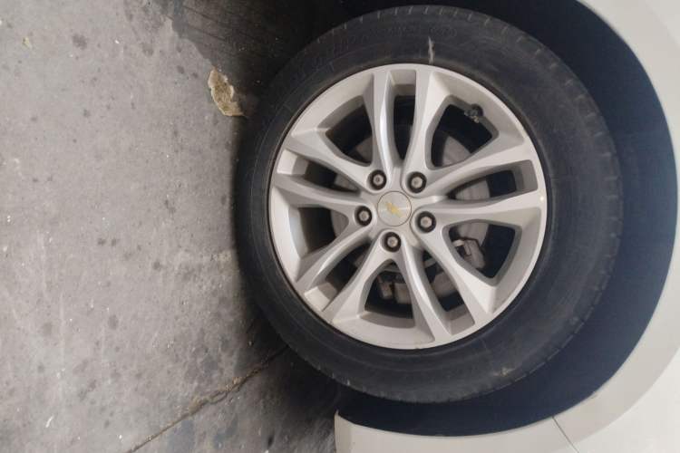 Used Chevrolet Malibu XL 2018 530T Automatic RuiChi Edition Right Front Wheel Hub