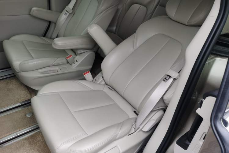 Used Buick GL8 2023 ES Lu Zun Comfort Model
