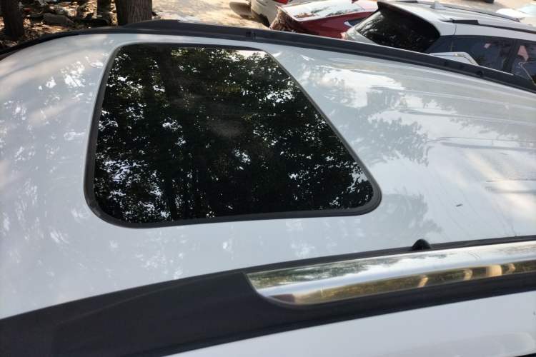 Used Jeep Compass 2015 2.0L Two-Wheel Drive Luxury Edition