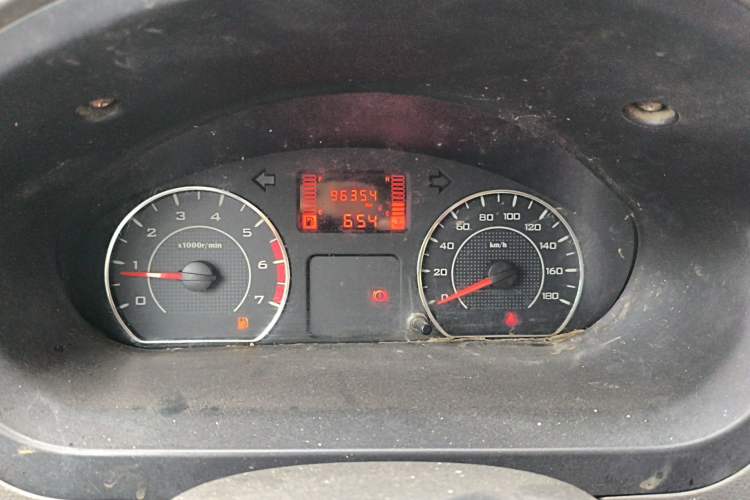 Used Wuling Rongguang V 2015 1.5L Practical Version Instrument Cluster