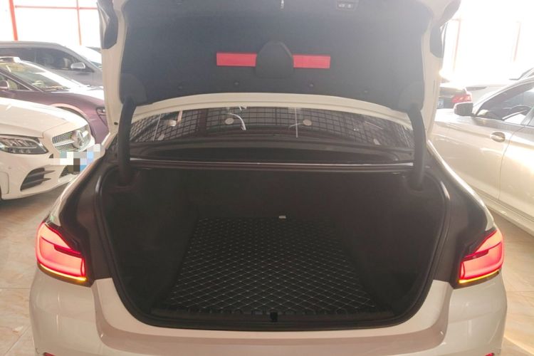 Used BMW 5 Series 2022 Updated 530Li Leading Edition Luxury Package Trunk