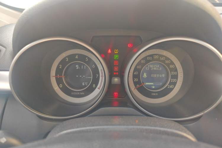 Used Bestune X80 2013 2.0L automatic luxury version
