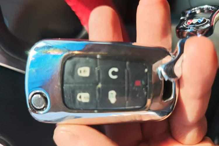 Used Buick GL8 2018 28T Luxury Model China VI Standard Vehicle Key