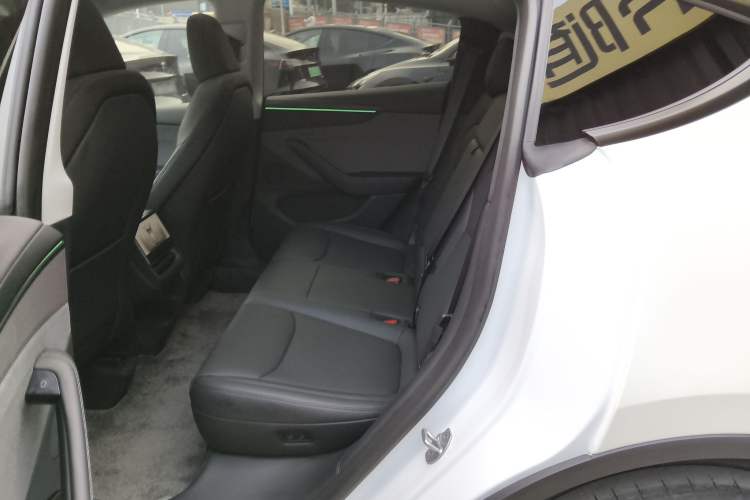 Used Tesla Model Y 2025 Rear-Wheel-Drive Version