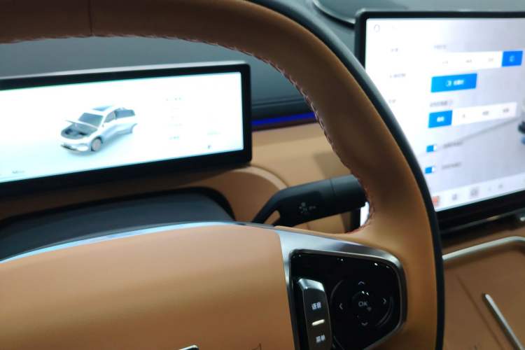 Used Geely Galaxy Galaxy Xingjian 7 EM-i 2025 120km Flagship Edition
