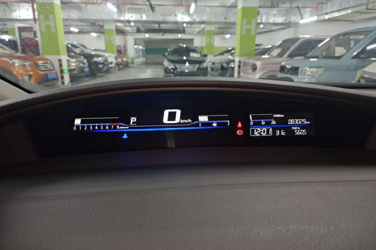 Used Honda Jade 2017 1.8L automatic Comfort version 5 seats
