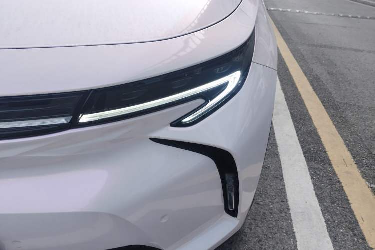 Used Buick Velite 7 2022 652E Connected Smart Version
