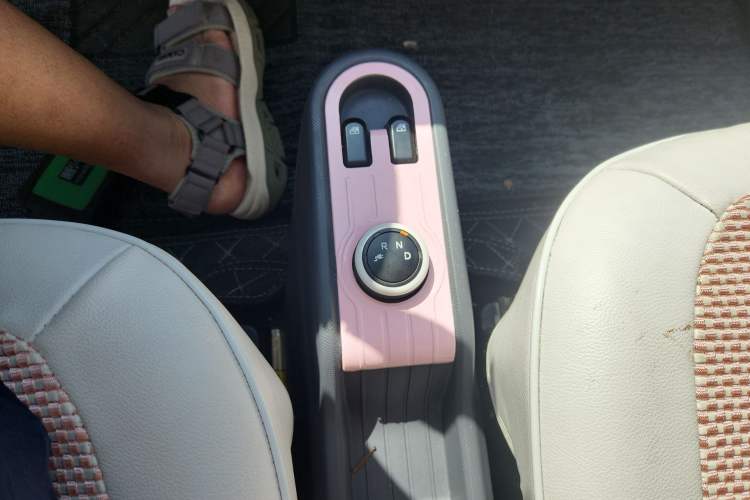 Used Wuling Hongguang MINIEV 2022 Macaron Premium Model – Lithium Iron Phosphate