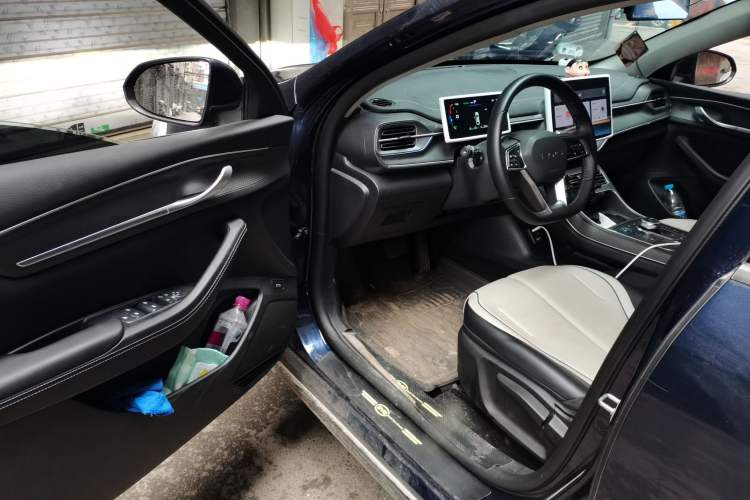 Used BYD Qin PLUS 2024 HONOR Edition DM-i 55KM Leading Model
